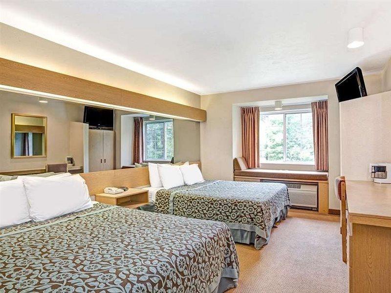 Days Inn By Wyndham Sturbridge Bagian luar foto